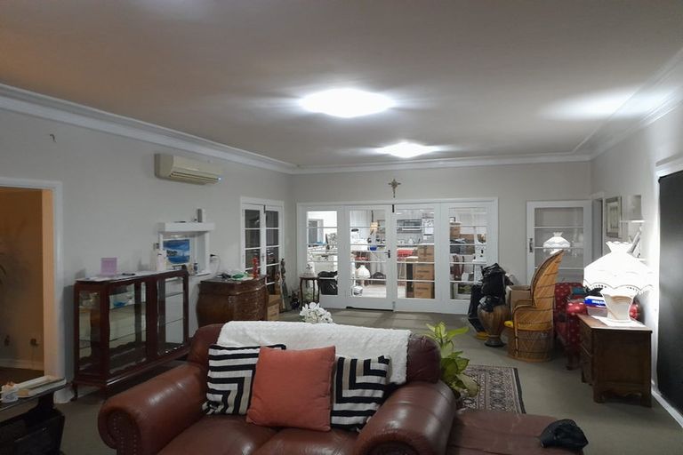 Photo of property in 30 Mana Esplanade, Paremata, Porirua, 5026