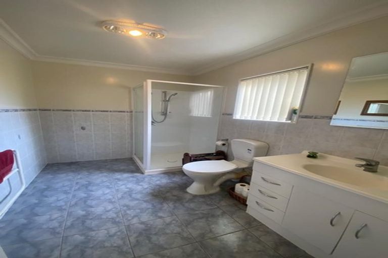 Photo of property in 3 Gendo Avenue, Henderson, Auckland, 0612