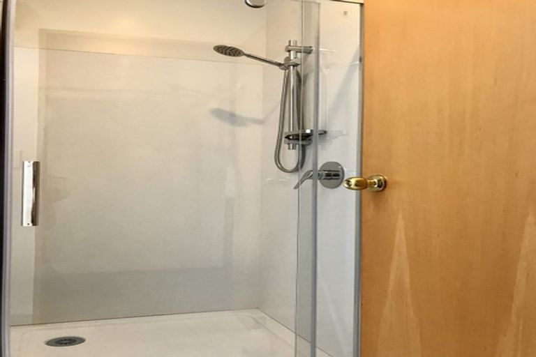 Photo of property in 35 Maxwell Street, Riccarton, Christchurch, 8041