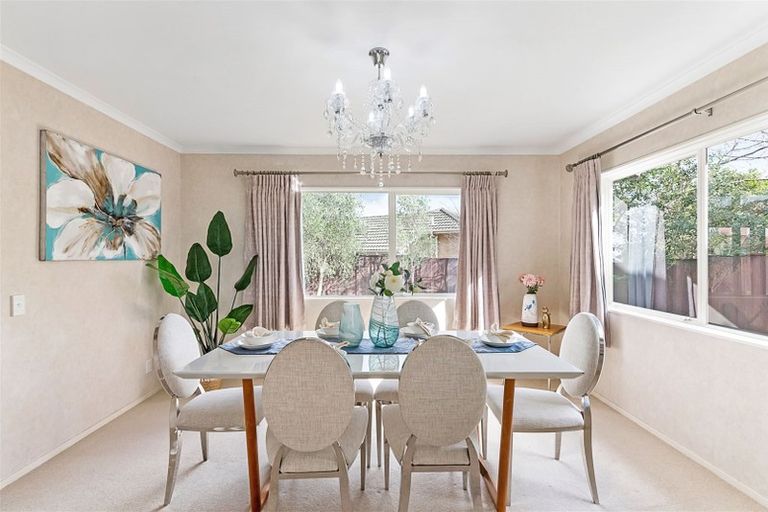 Photo of property in 9 Point View Link, East Tamaki Heights, Auckland, 2016