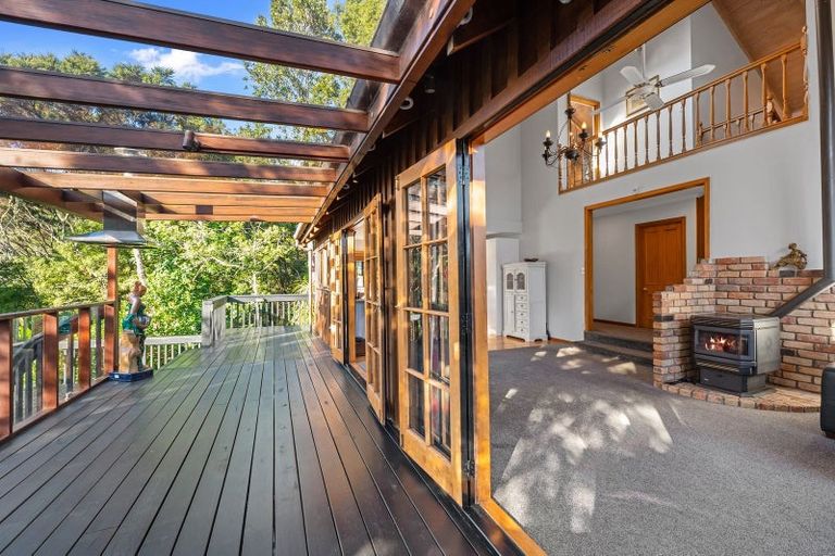 Photo of property in 14 Hebe Place, Birkenhead, Auckland, 0626