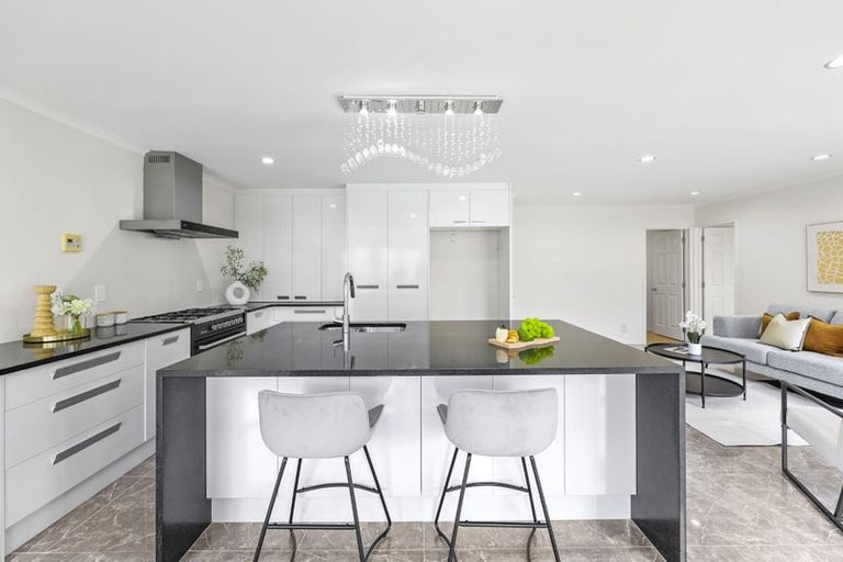 Photo of property in 94 Westerham Drive, Dannemora, Auckland, 2016