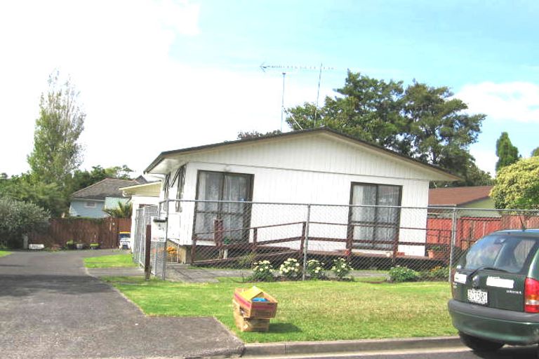 Photo of property in 1/4 Putney Place, Ranui, Auckland, 0612