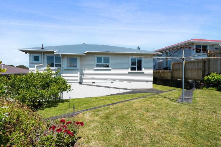 Photo of property in 8 Lydford Place, Spotswood, New Plymouth, 4310