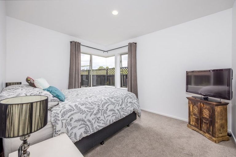 Photo of property in 59 The Grove, Red Beach, 0932