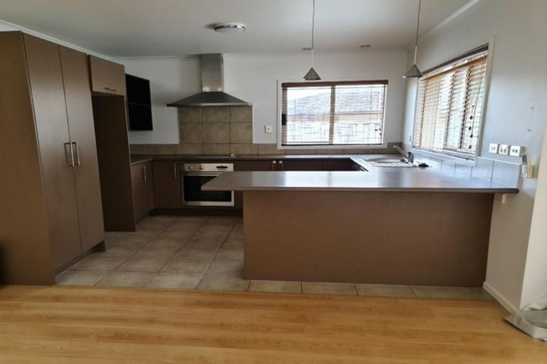 Photo of property in 38 Kristin Lane, Albany, Auckland, 0632