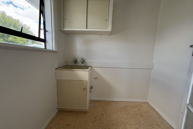 Photo of property in 1/50 Tawa Crescent, Manurewa, Auckland, 2102