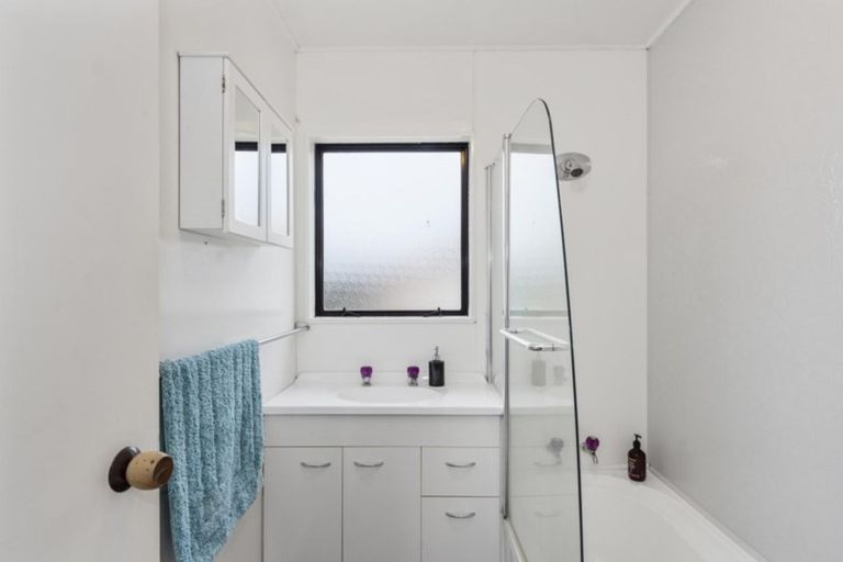 Photo of property in 215 Gravatt Road, Papamoa Beach, Papamoa, 3118