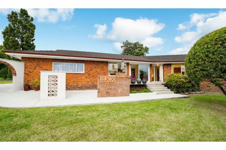 Photo of property in 17 Scanlen Terrace, Kelston, Auckland, 0602