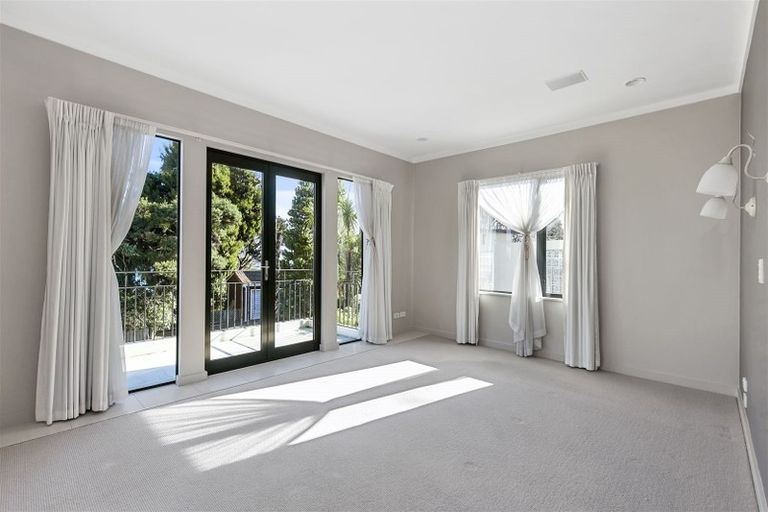 Photo of property in 16 Mayall Avenue, Beach Haven, Auckland, 0626