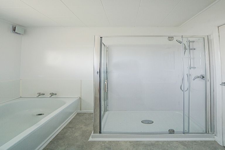 Photo of property in 17 Glen Norman Avenue, Henderson, Auckland, 0610