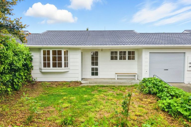 Photo of property in 6a Peakes Road, Saint Johns Hill, Whanganui, 4501