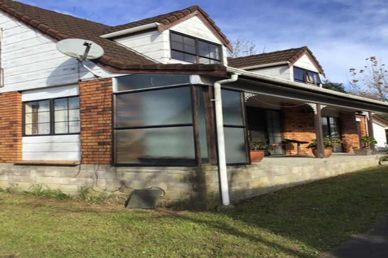 Photo of property in 1/4227 Great North Road, Glendene, Auckland, 0602