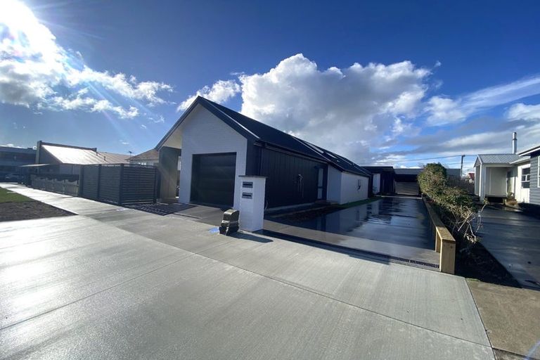 Photo of property in 11 Clinton Street, Fitzroy, New Plymouth, 4312