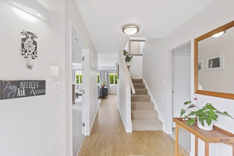 Photo of property in 17b Humphrey Kemp Avenue, Henderson, Auckland, 0612