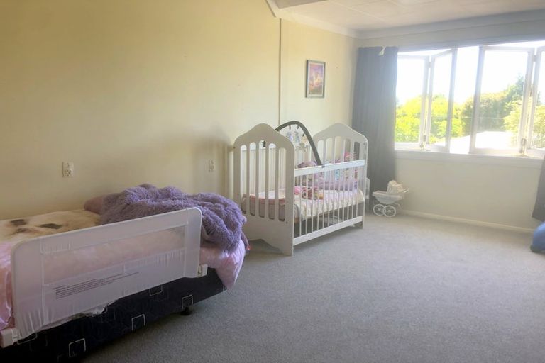 Photo of property in 6 Church Street, Waipawa, 4210