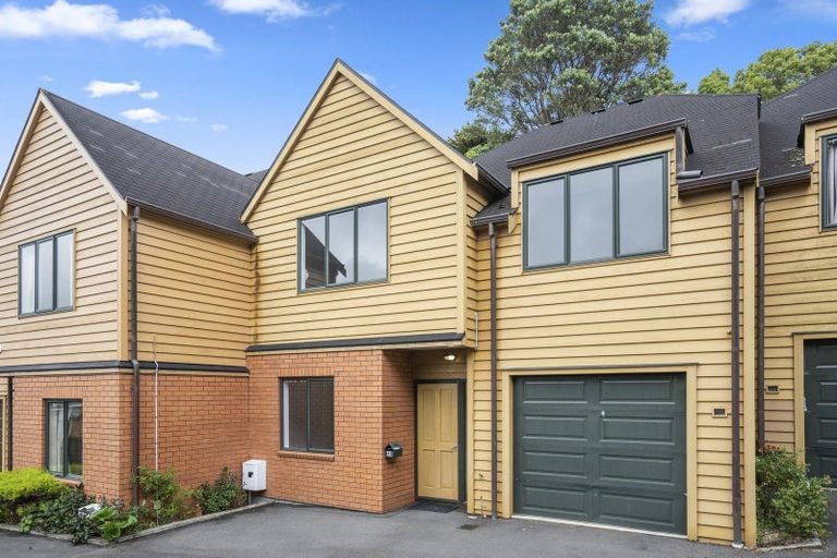 Photo of property in 41 Futuna Close, Karori, Wellington, 6012