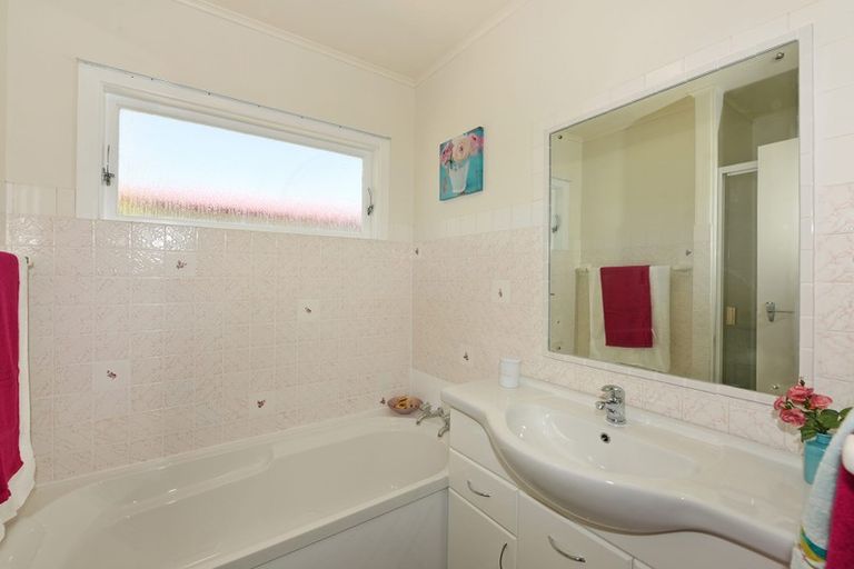 Photo of property in 16 Longfellow Street, Trentham, Upper Hutt, 5018