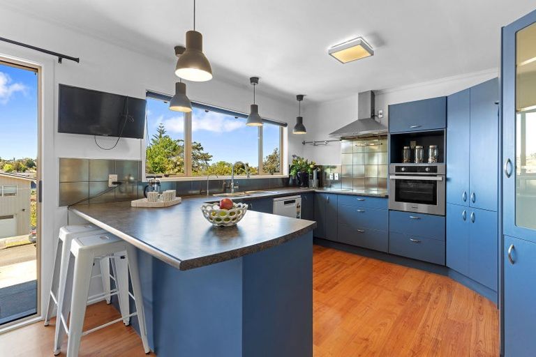 Photo of property in 9 Robin Lane, Browns Bay, Auckland, 0630