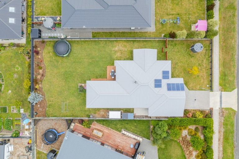 Photo of property in 16 Dee Street, Otane, 4202