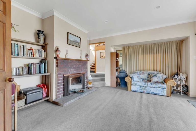 Photo of property in 27 Donnelly Street, Oakura, 4314