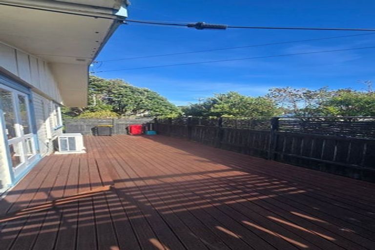 Photo of property in 9 Catherine Crescent, Paparangi, Wellington, 6037