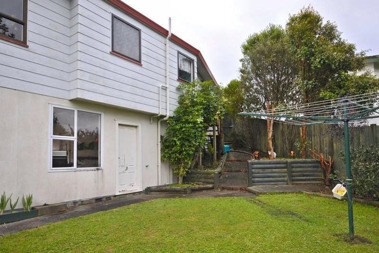 Photo of property in 52f1 Guadeloupe Crescent, Grenada Village, Wellington, 6037