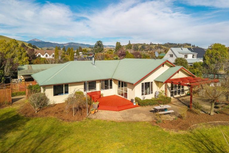 Photo of property in 21 Harcourt Place, Wakefield, 7025