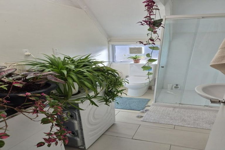 Photo of property in 4/118-122 Randwick Road, Moera, Lower Hutt, 5010