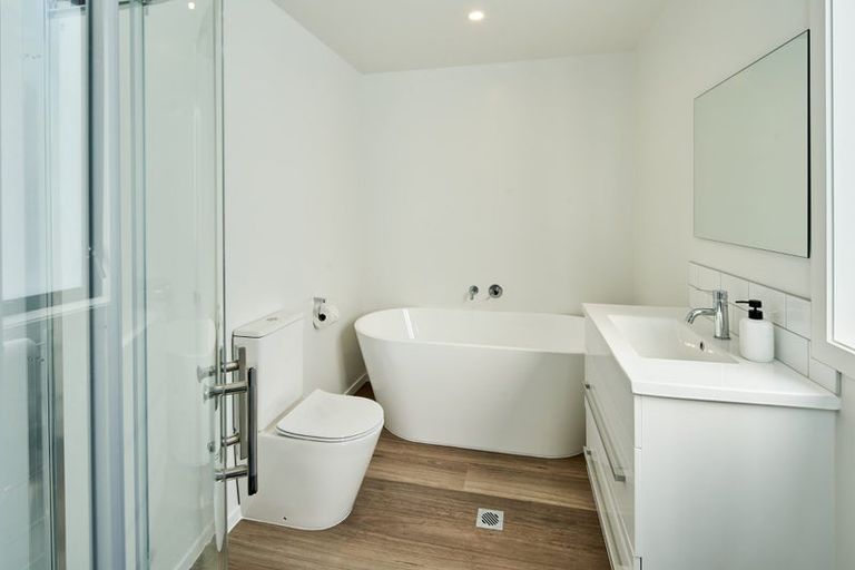Photo of property in 58 Rangiora Avenue, Kaiwharawhara, Wellington, 6035