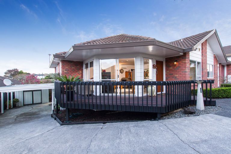 Photo of property in 2/259 Hobsonville Road, Hobsonville, Auckland, 0618