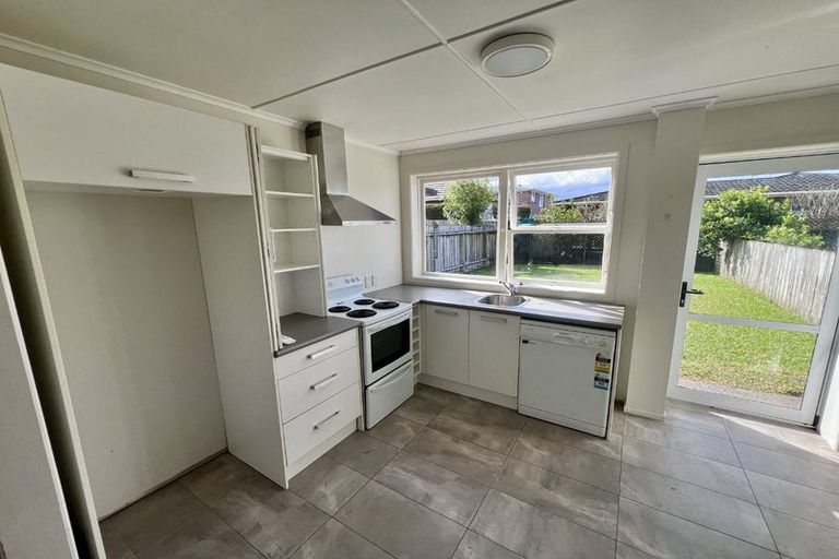 Photo of property in 39 Alice Avenue, Orewa, 0931