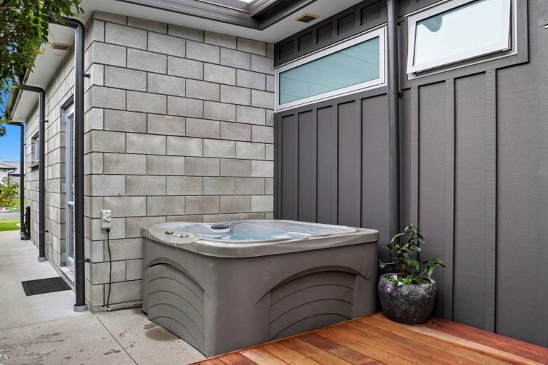 Photo of property in 6 Kahuparere Crescent, Pyes Pa, Tauranga, 3112