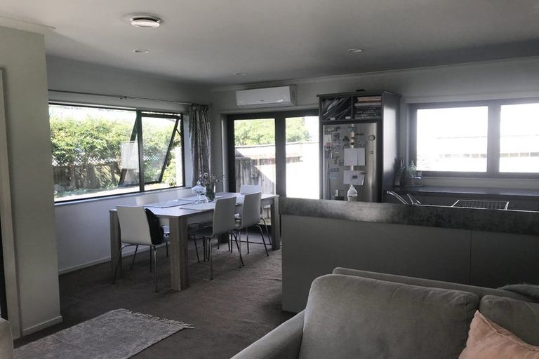 Photo of property in 17a Raumati Terrace, Khandallah, Wellington, 6035