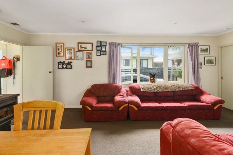 Photo of property in 2 Neil Road, Fairy Springs, Rotorua, 3015