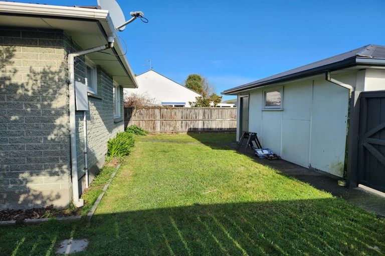 Photo of property in 105 Memorial Avenue, Burnside, Christchurch, 8053