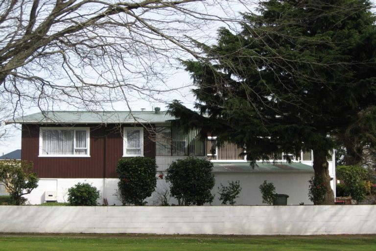 Photo of property in 445 Broadway, Stratford, 4332