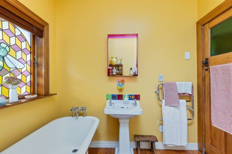 Photo of property in 112a Hine Street, New Plymouth, 4310