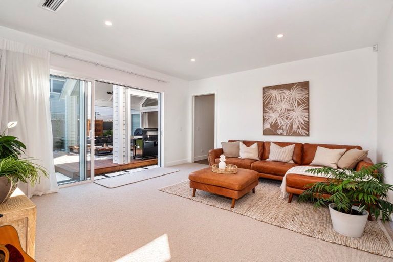 Photo of property in 10 Oceania Sands Way, Papamoa Beach, Papamoa, 3118
