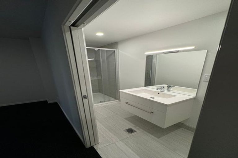 Photo of property in 16 Te Puketoka Lane, Mangere, Auckland, 2022