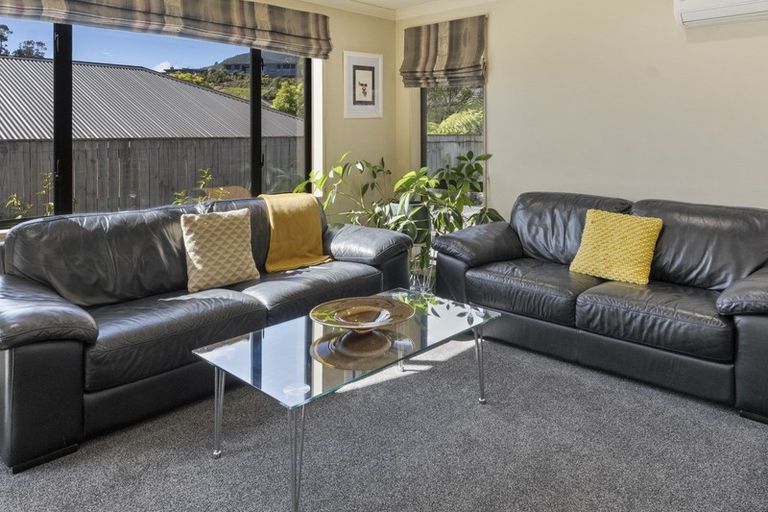 Photo of property in 17 Weka Place, Picton, 7220