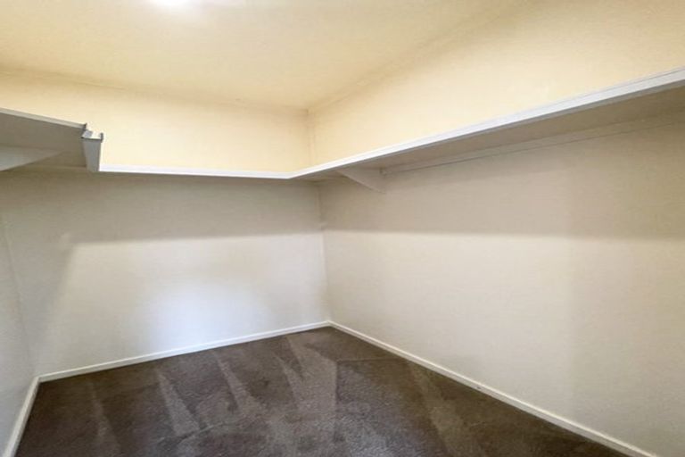 Photo of property in 14 Gillett Place, Botany Downs, Auckland, 2014