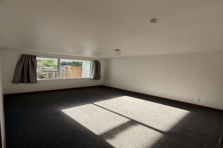 Photo of property in 3 Tiraumea Street, Palmerston North, 4410