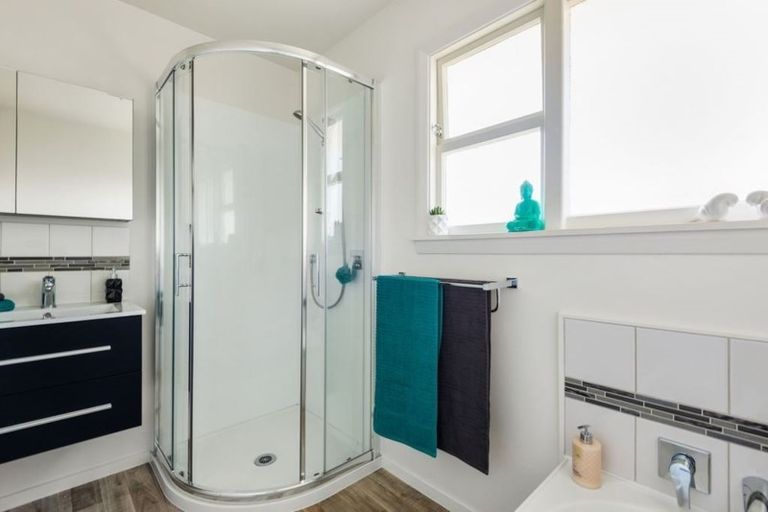 Photo of property in 16 Royleen Street, Casebrook, Christchurch, 8051