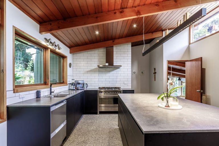 Photo of property in 164 Konini Road, Titirangi, Auckland, 0604