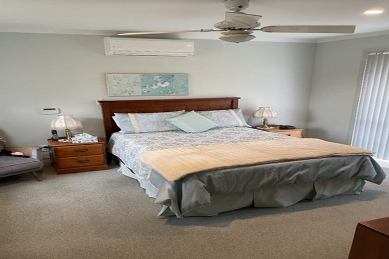 Photo of property in 20 Starlight Cove, Hobsonville, Auckland, 0618