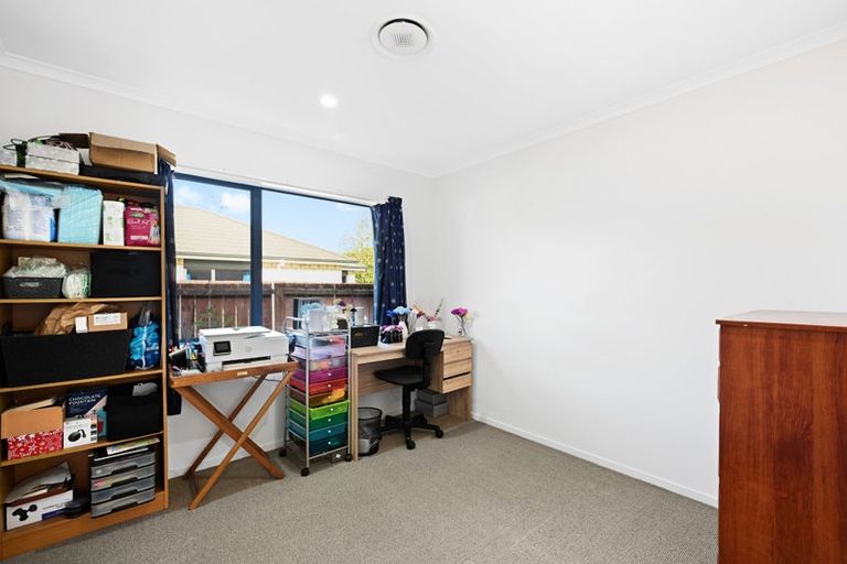 Photo of property in 50 Waiwherowhero Drive, St Andrews, Hamilton, 3200