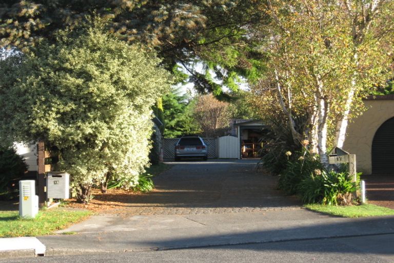 Photo of property in 17 Nugget Grove, Raumati Beach, Paraparaumu, 5032