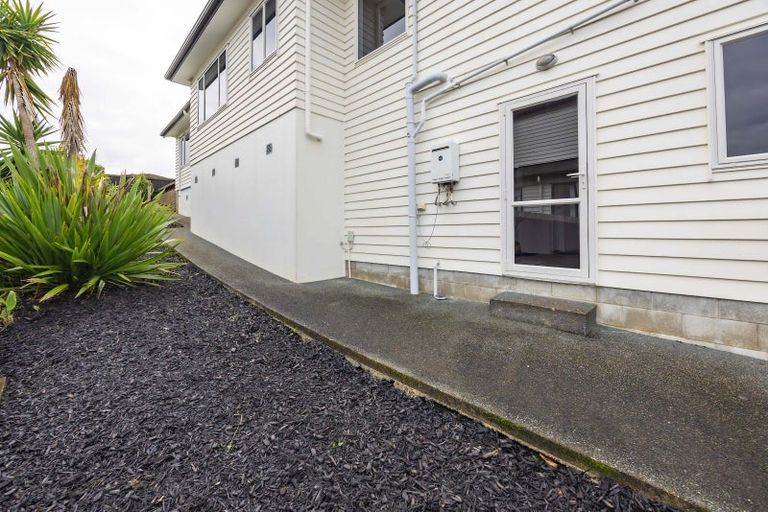 Photo of property in 21 Hornbill Drive, Fairview Heights, Auckland, 0632