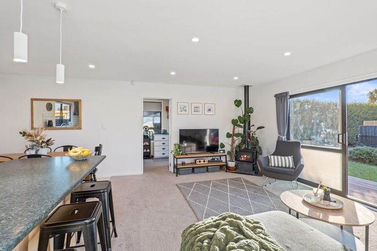 Photo of property in 2/17 Johns Road, Belfast, Christchurch, 8051